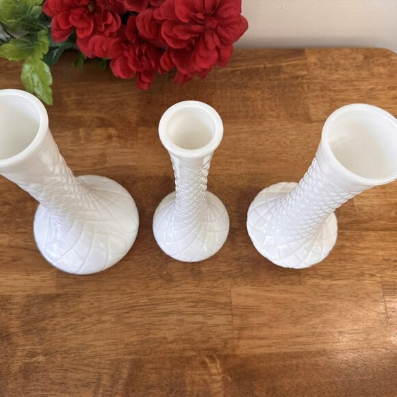 Vintage Milk Glass Vase Trio – Diamond Quilt Wedding‎ Centrepiece Set - Picture 5 of 8